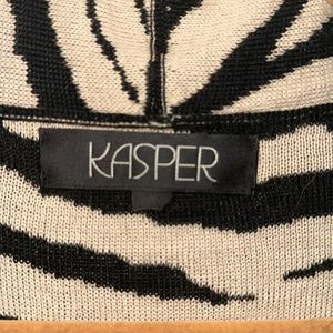 Beautiful Casper black and white cardigan